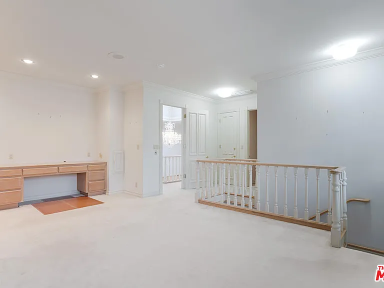 604 N Linden Dr — Photo 38