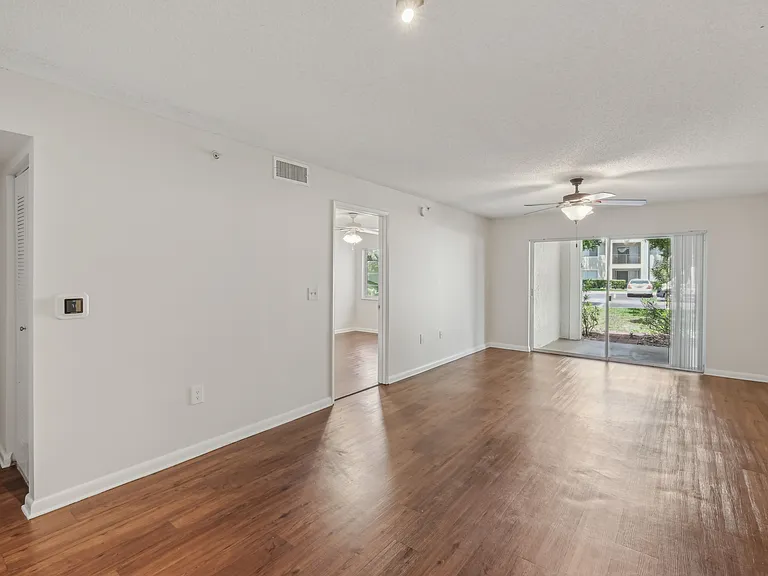 Coquina Cove Apartments — Photo 93