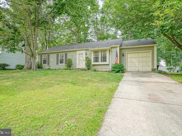 1035 S Beecham Rd, Williamstown, NJ 08094