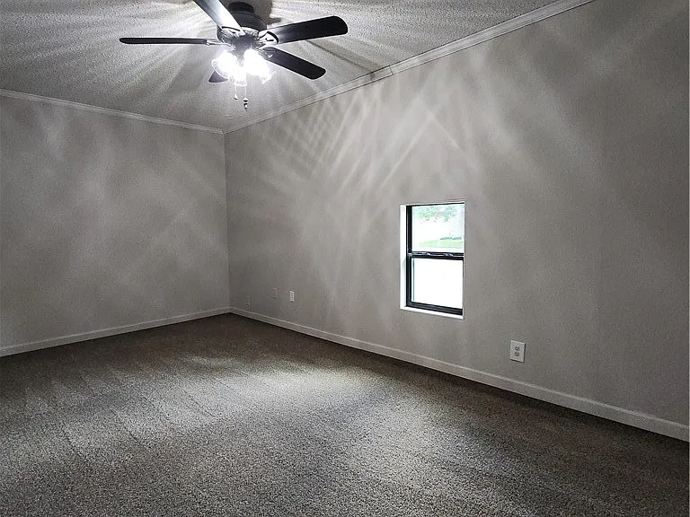 5221 Cromwell Dr — Photo 9