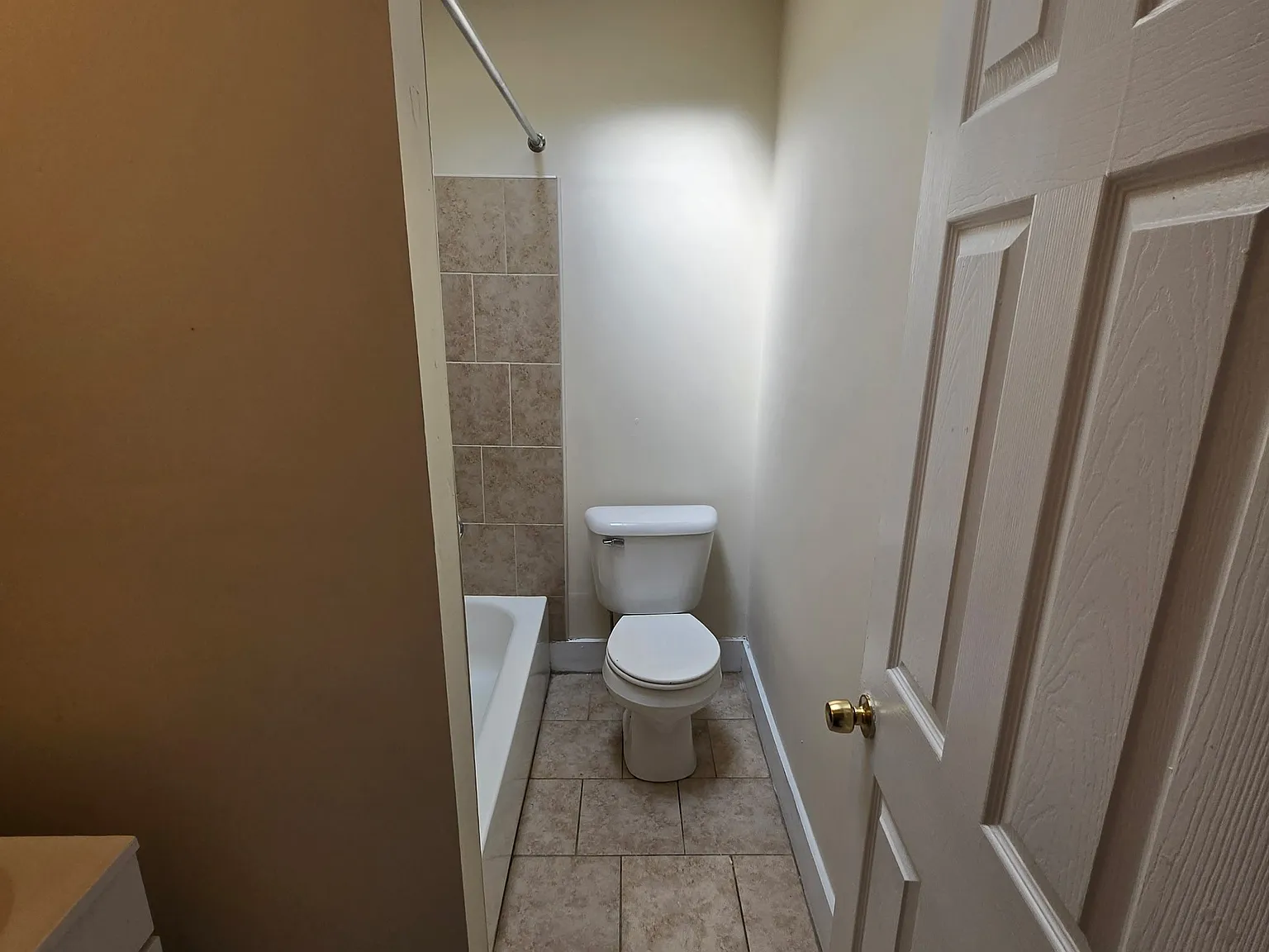 3 bed, 1024 sqft, $1,895 — Photo 3