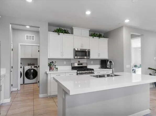 2010 Julie Dawn Pl, Escondido, CA 92026