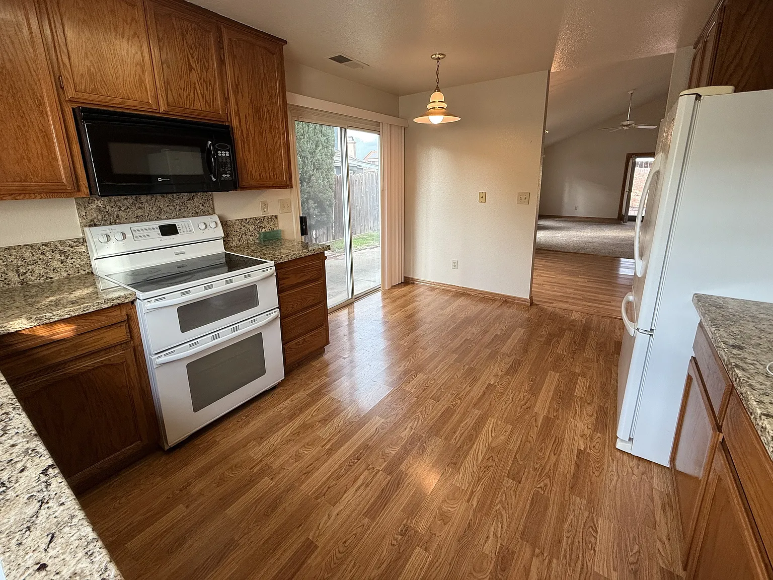 3 bed, 1700 sqft, $2,980 — Photo 4