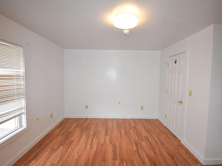 3 Fairview St — Photo 23
