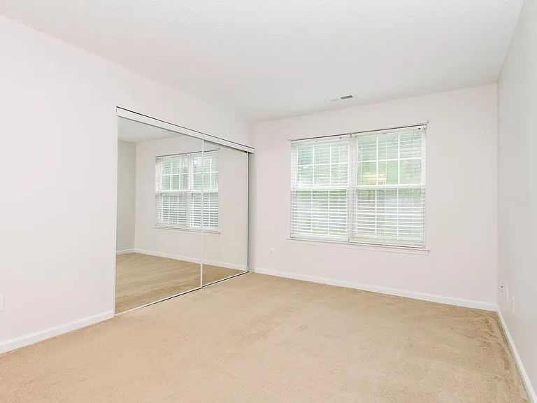 221 Adefield Ln — Photo 10