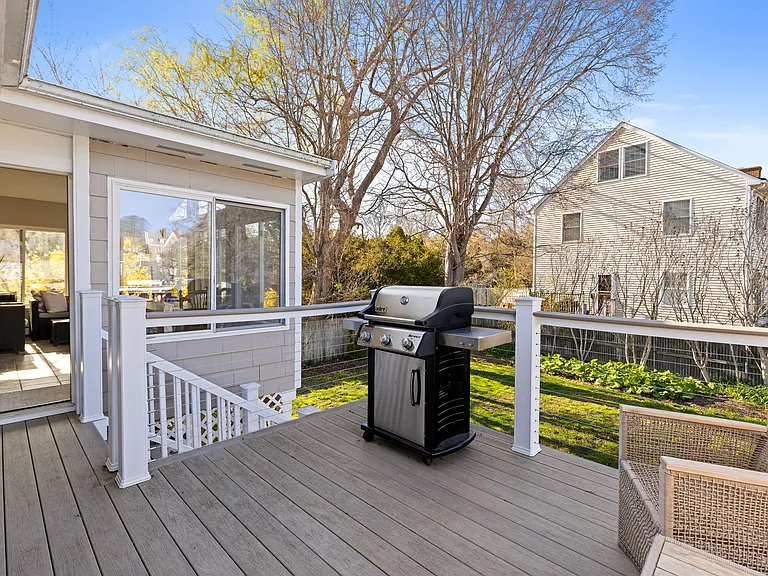 132 Ruggles Ave — Photo 13