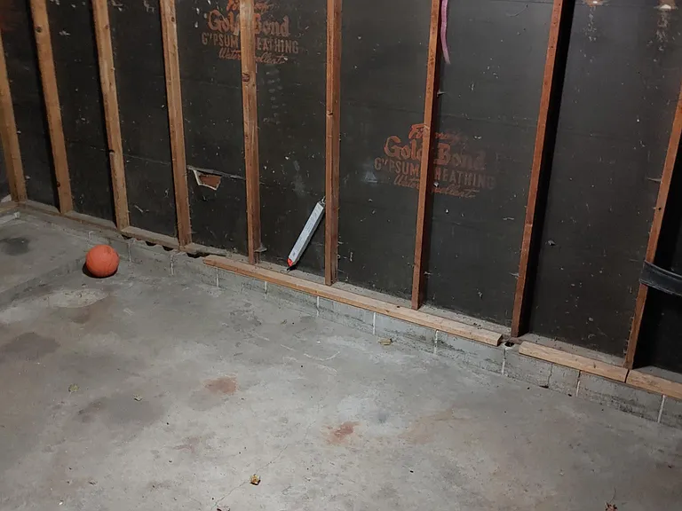 2628 Iowa St — Photo 10