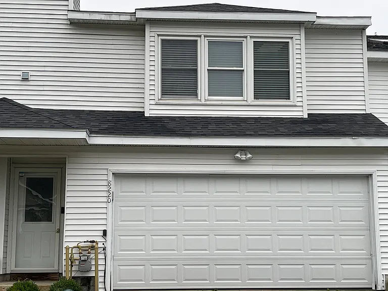 8220 Vicksburg Pl — Photo 1