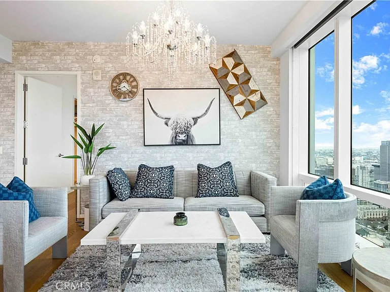 877 Francisco St #4111 — Photo 3