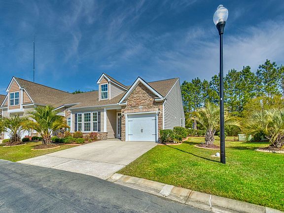 3rd image of 160 Parmelee Dr. #E