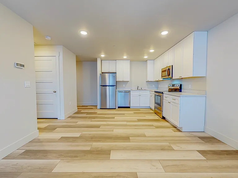 Skyview Lofts — Photo 6