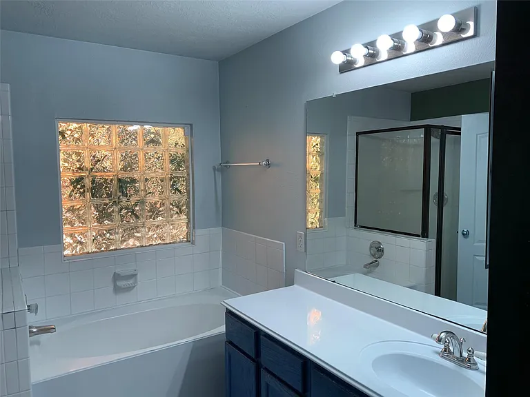 21506 Misty Isle Ct — Photo 24