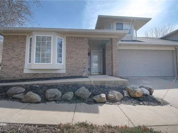 105 Furnace Run Dr Unit 105, Akron, OH 44307