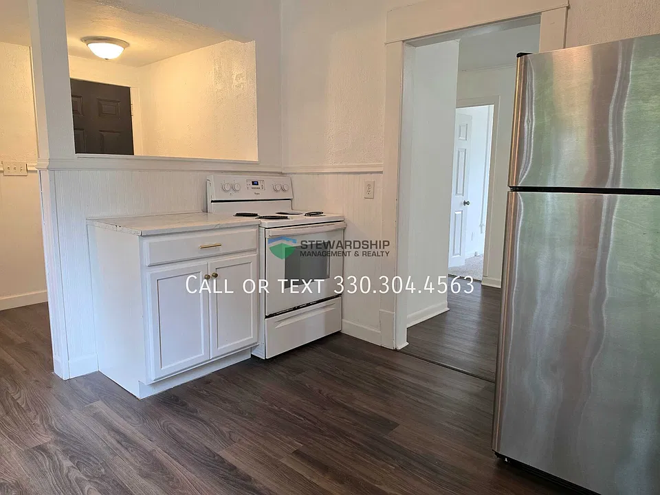2823 Columbus Rd NE
