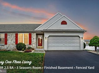 5046 Field View Dr, Mount Joy, PA 17552