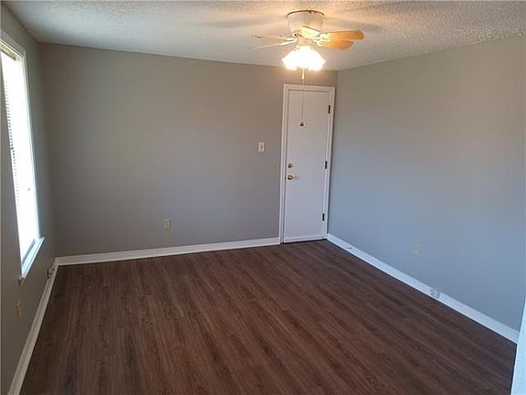 5th image of 13049 Rockys Ln #B