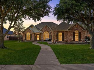 1700 High Point Dr, Pilot Point, TX 76258