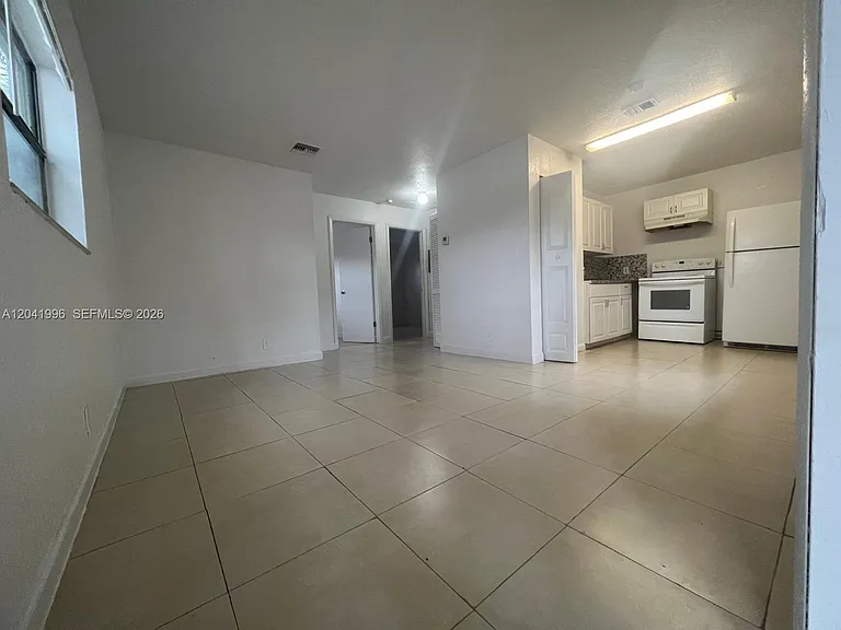 919 NW 2nd Ave #1 — Photo 2