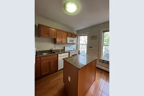 25 Rossmore St Photo 1