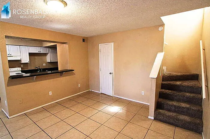 410 E 9th Ave #11 — Photo 4