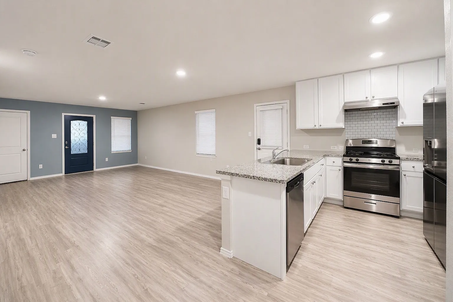 6647 Scarecrow Way — Photo 2