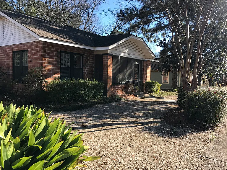 205 Louisville St — Photo 1