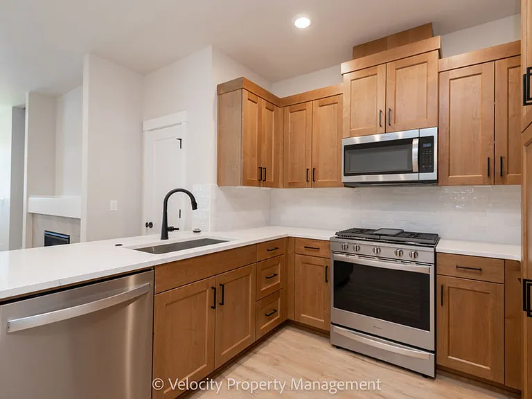 3032 NE Terreo Pl — Photo 2