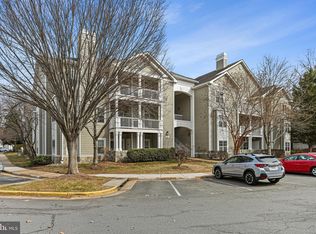 1701 Lake Shore Crest Dr APT 24, Reston, VA 20190