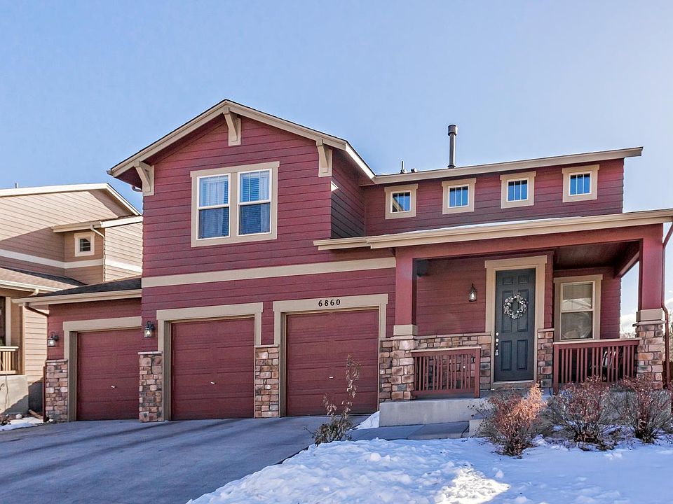 Gorgeous newer 2-story home 