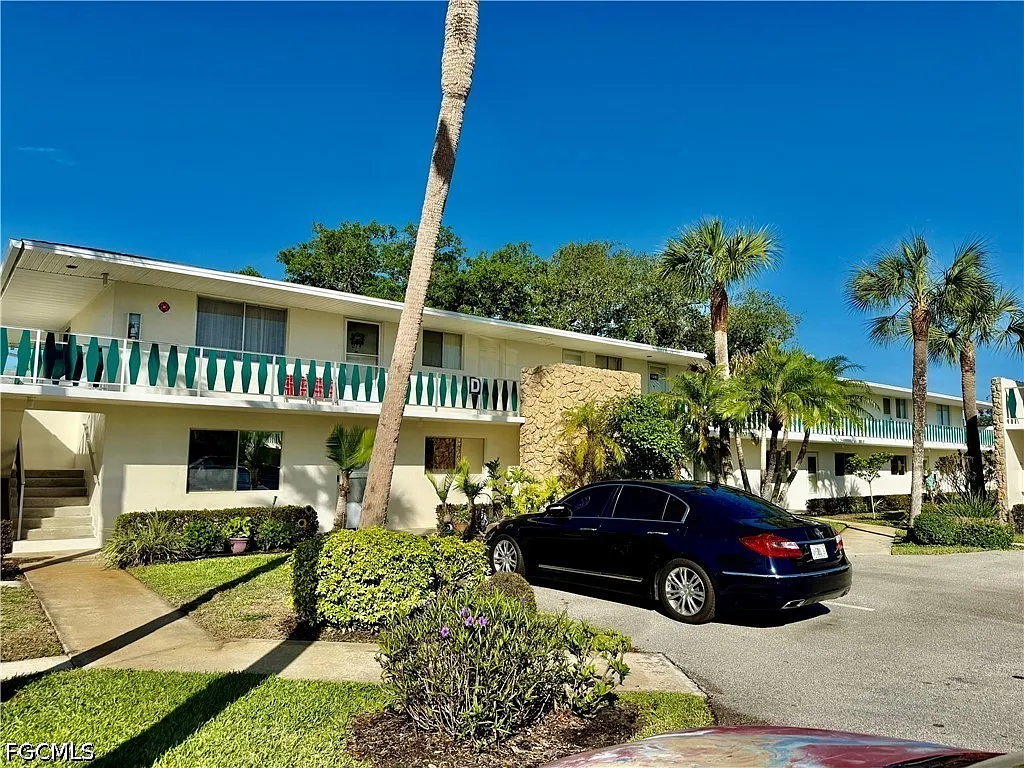 2 bed, 2.0 bath, 804 sqft, $1,150 — Photo 1