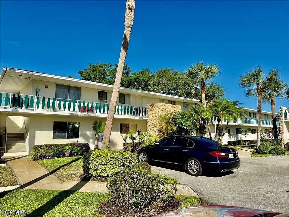 343 Joel Blvd #211D