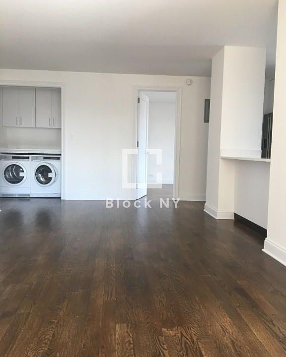 2nd image of 142 E 16th St #C