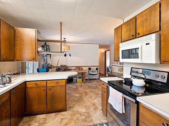 4th image of 73 Parklane Dr