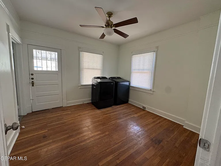 1606 Hawthorne St — Photo 15