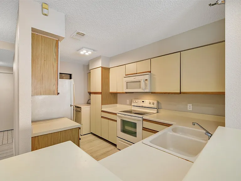 7700 Seawall Blvd #512 — Photo 23