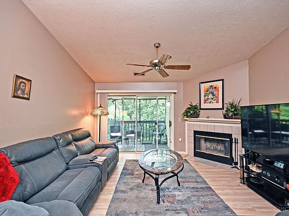 3rd image of 9325 Winton Rd APT 6