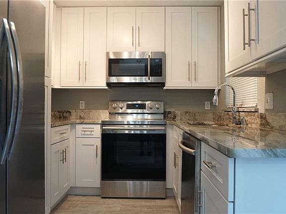 4th image of 119 Alderwood Dr