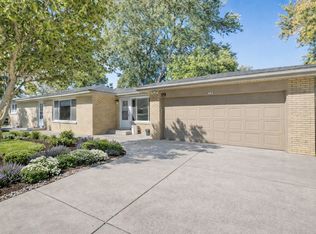 19 Brookside Ln, Bristol, IL 60512