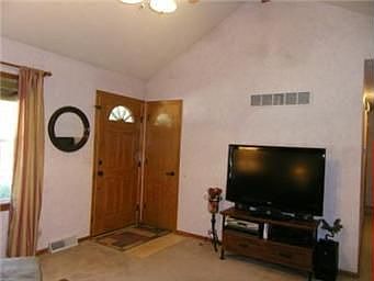 5th image of 312 Southbrook St