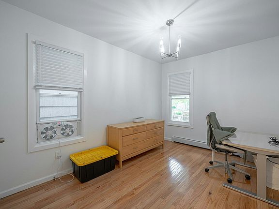 5th image of 162 Glenwood Ave