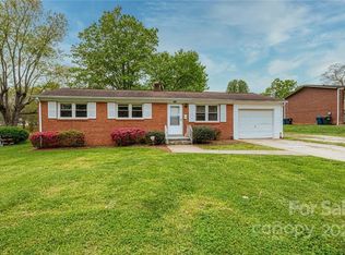 125 21st Ave NE, Hickory, NC 28601