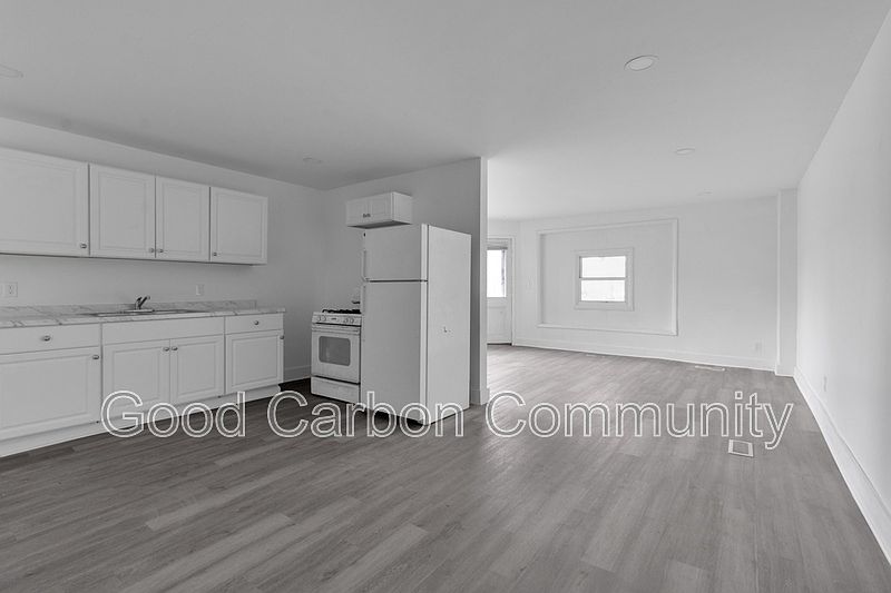 1st image of 235 Oliver St APT 1