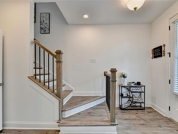 4th image of 522 Healy Dr
