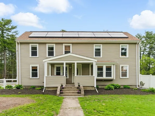104 Hartford Ave E, Hopedale, MA 01747