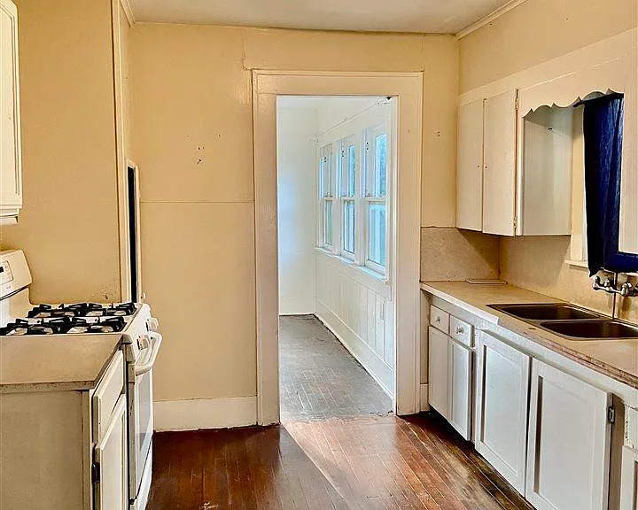 1513 Kemp Blvd — Photo 4