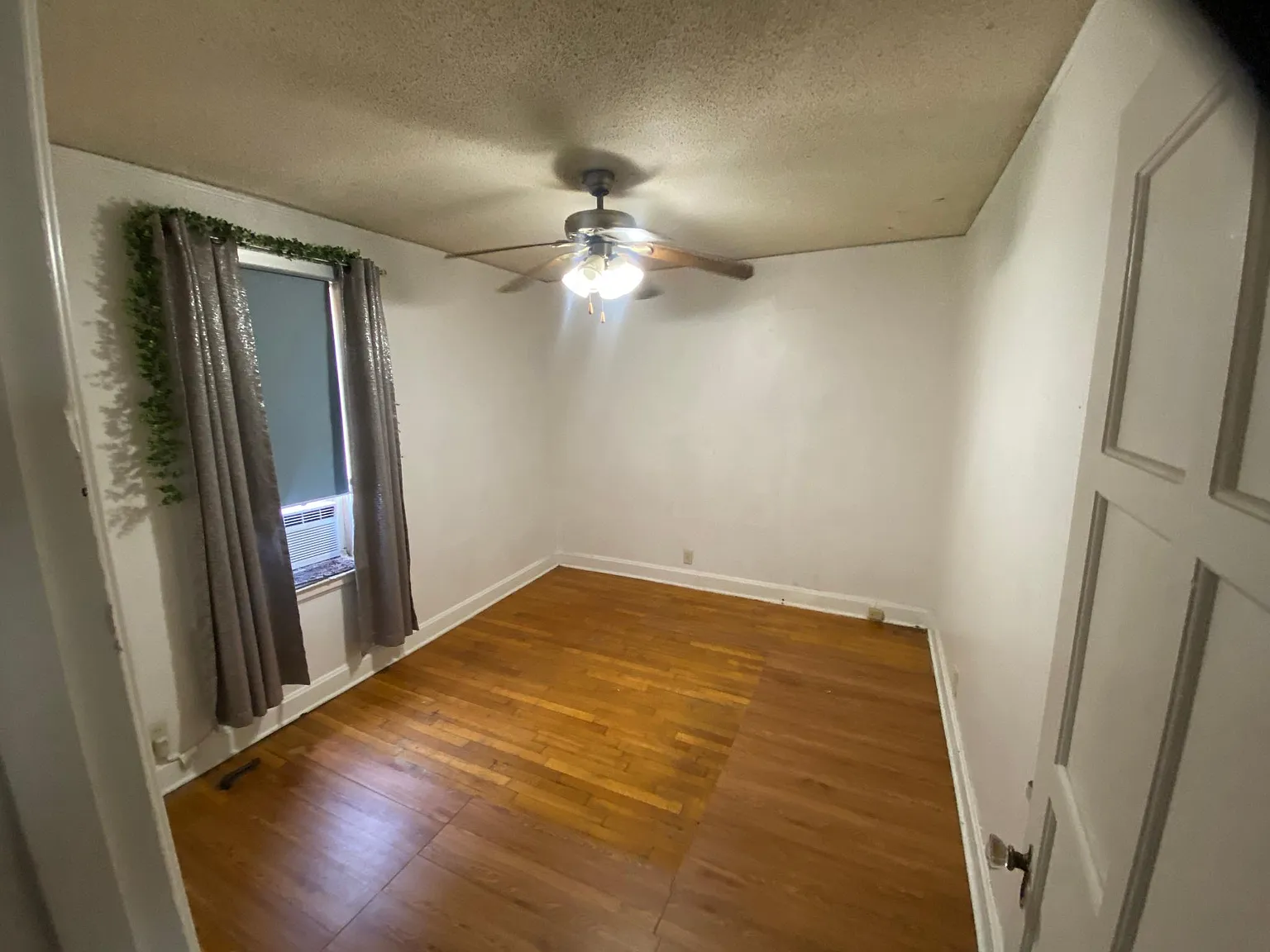 922 Meda St — Photo 4
