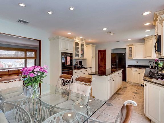 3rd image of 63 Fulton Blvd