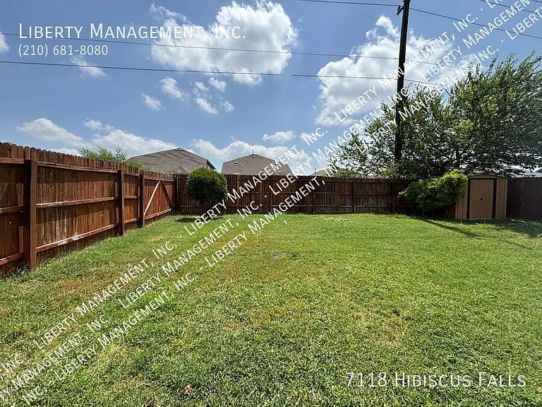 7118 Hibiscus Fls — Photo 35