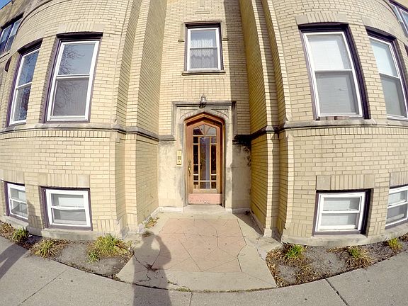 2nd image of 3316 W Balmoral Ave #2