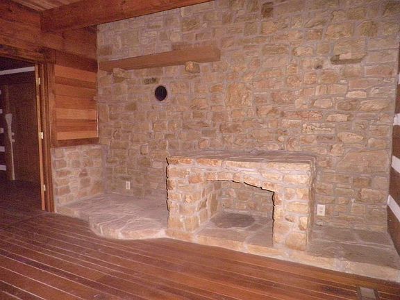 4th image of 2910 State Road 45